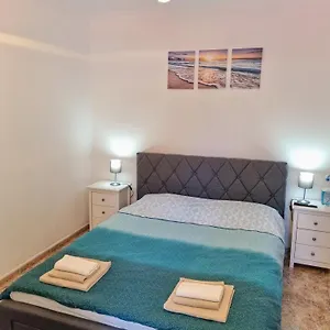 Newly Decorated Close To La Linea de la Concepcion